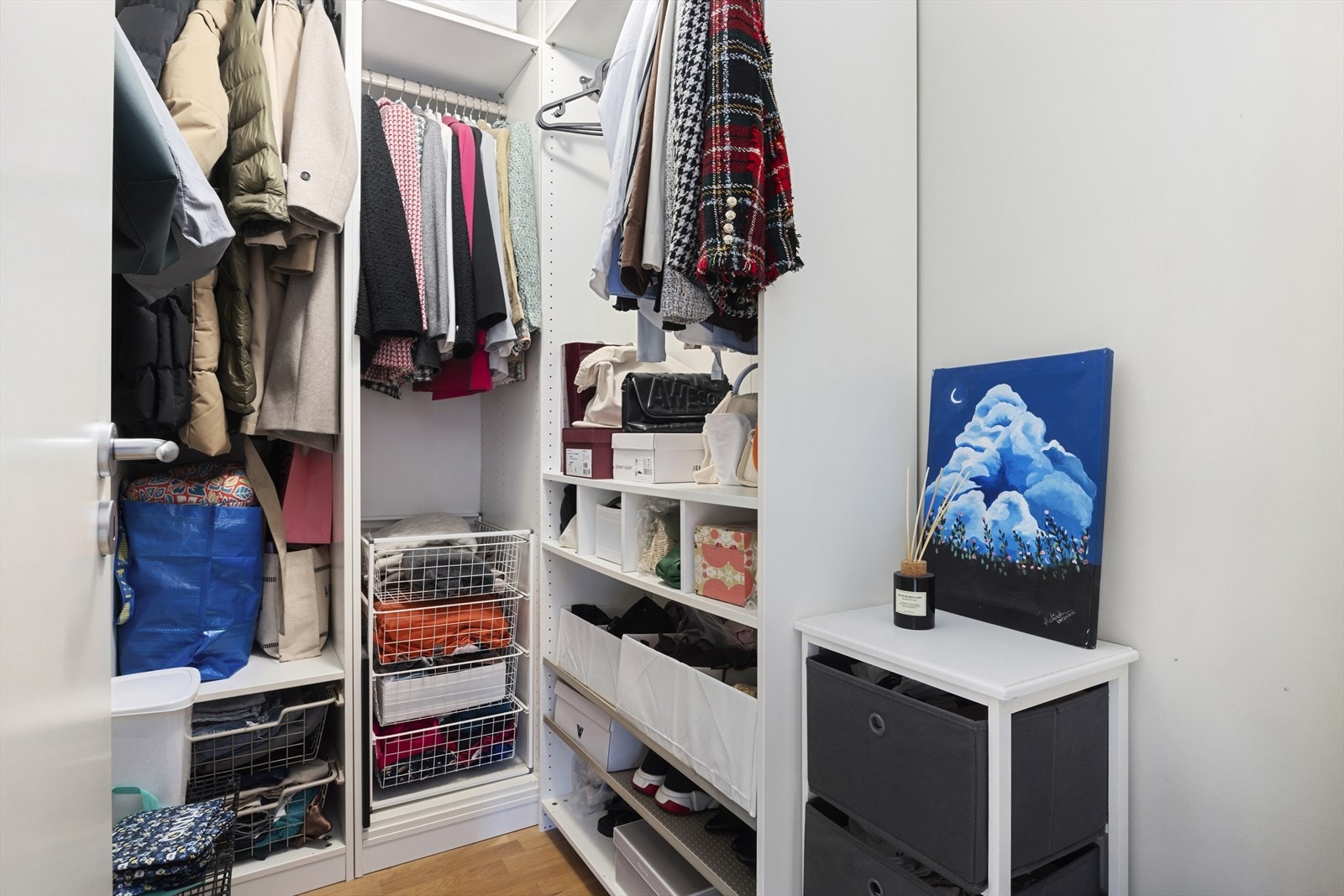 Walk-in closet Galleribilde