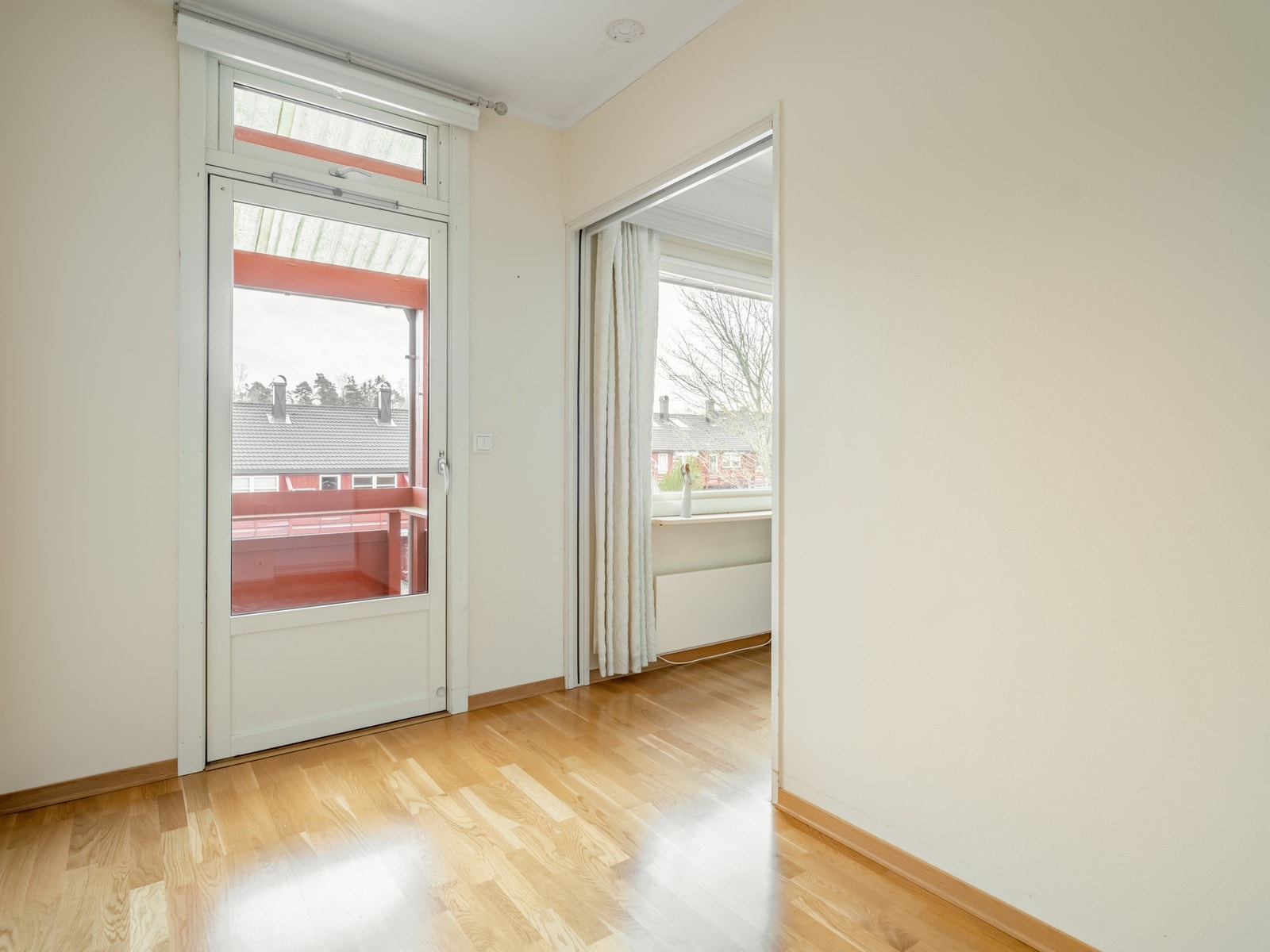 Fra soverommet er det også utgang til balkong. Galleribilde