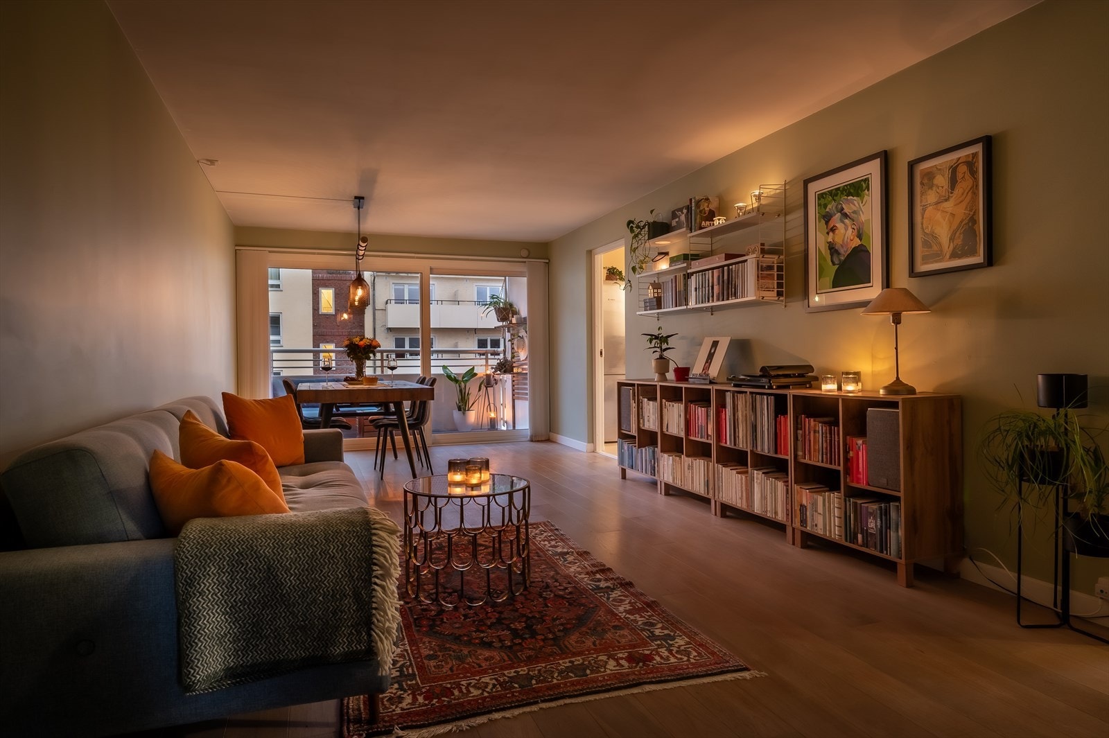 Boligen ligger flott til i et rolig område med alt av servicetilbud i umiddelbar nærhet. Galleribilde