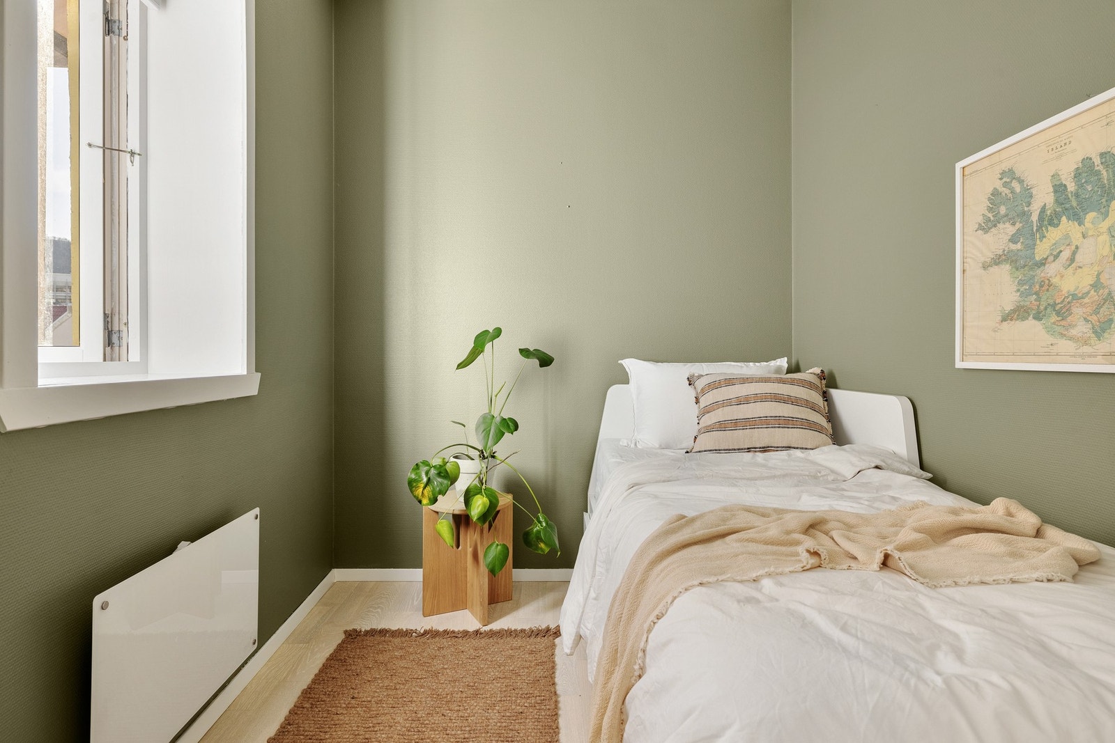 Soverom to er på 5 kvm og kan innredes med seng og nattbord. Galleribilde