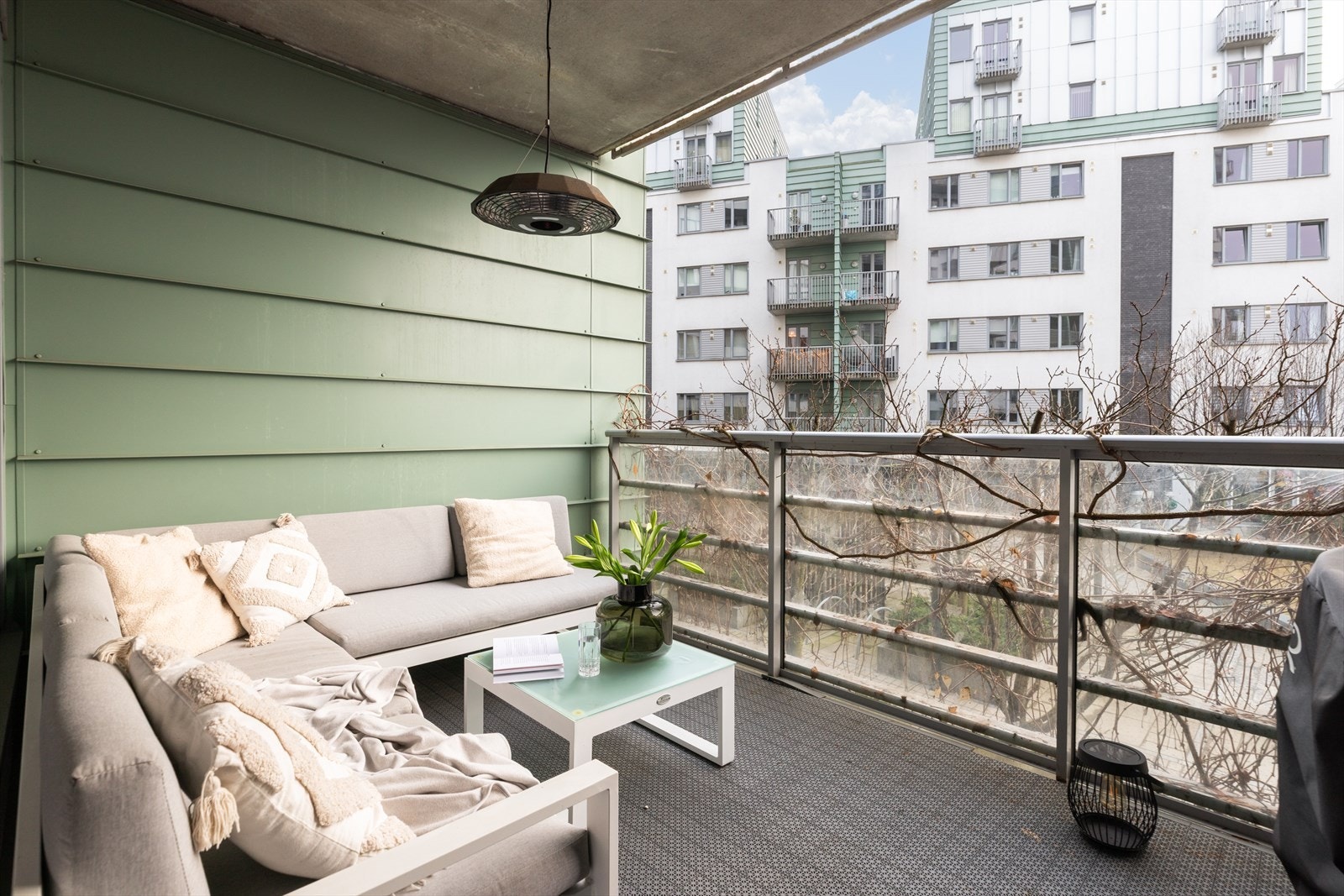 Her har man et solrikt uteområde perfekt for avslapning, måltider ute eller koselige stunder på kvelden. Galleribilde