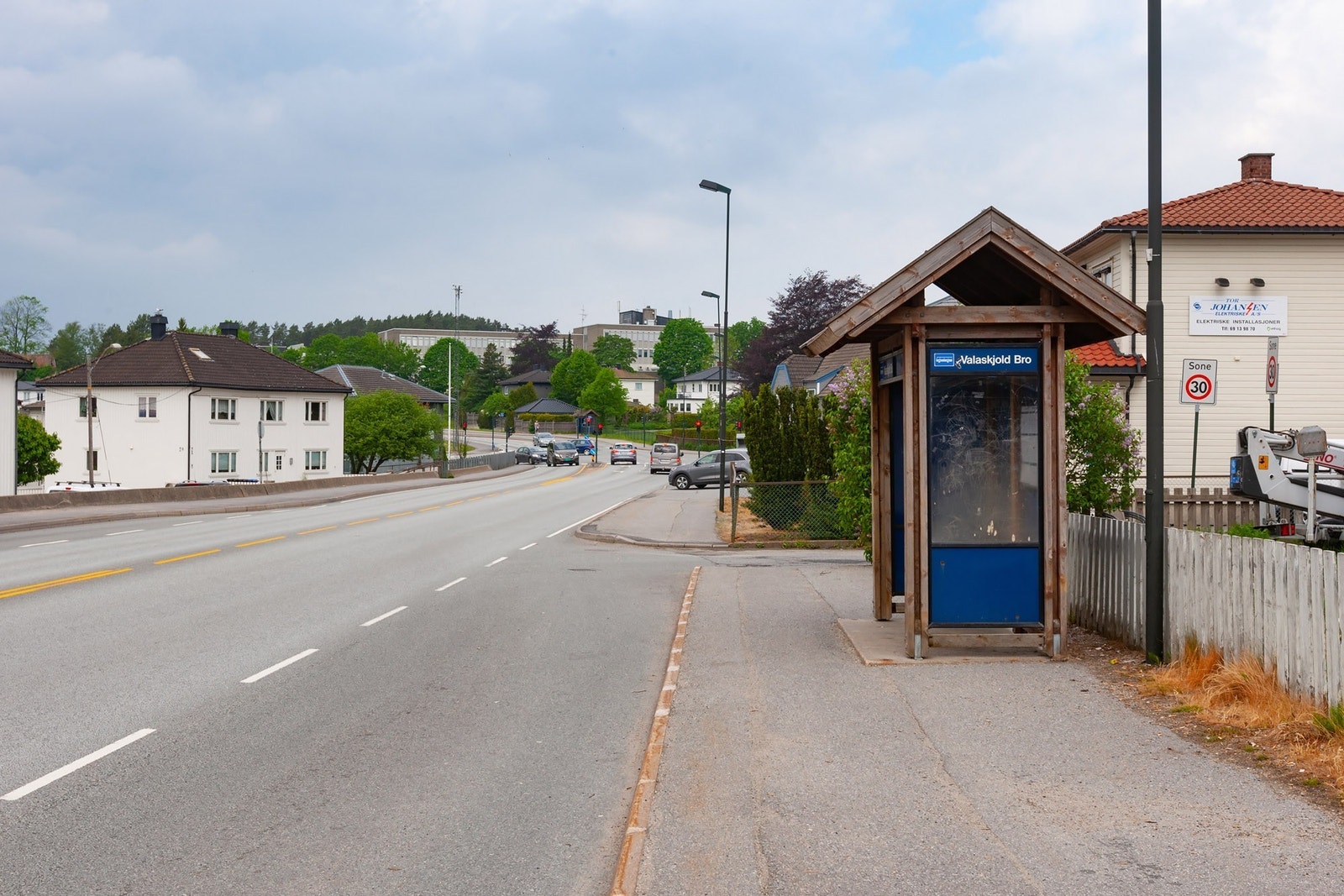 Kollektivholdeplass ved eiendommen Galleribilde