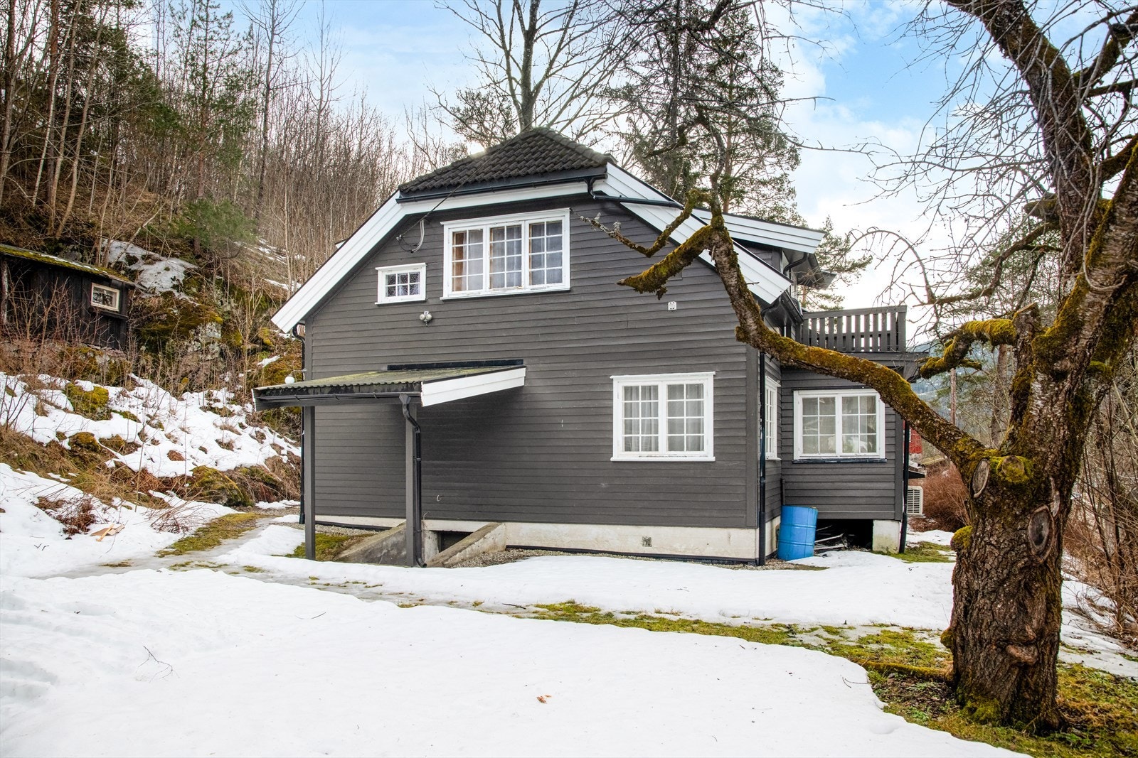 EiendomsMegler1 v/Are Olsen presenterer Vallarvegen 13! Galleribilde