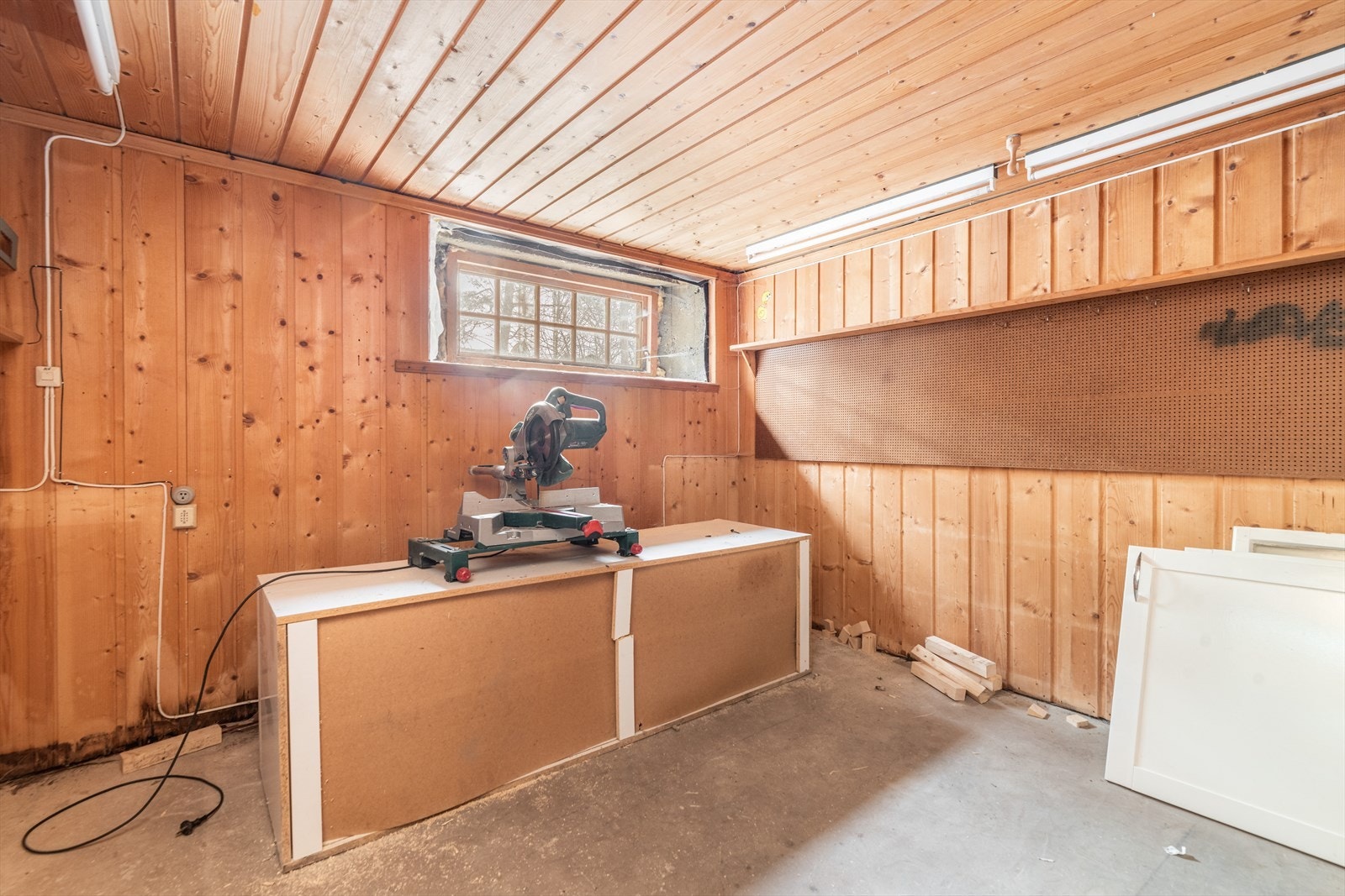 Kjellerbod Galleribilde