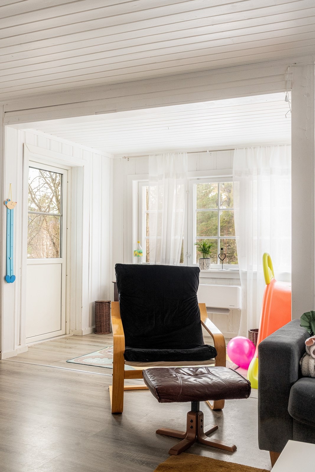 Utgang til veranda på ca. 5 m2, hvor terrassedøren er ny i 2017. Galleribilde