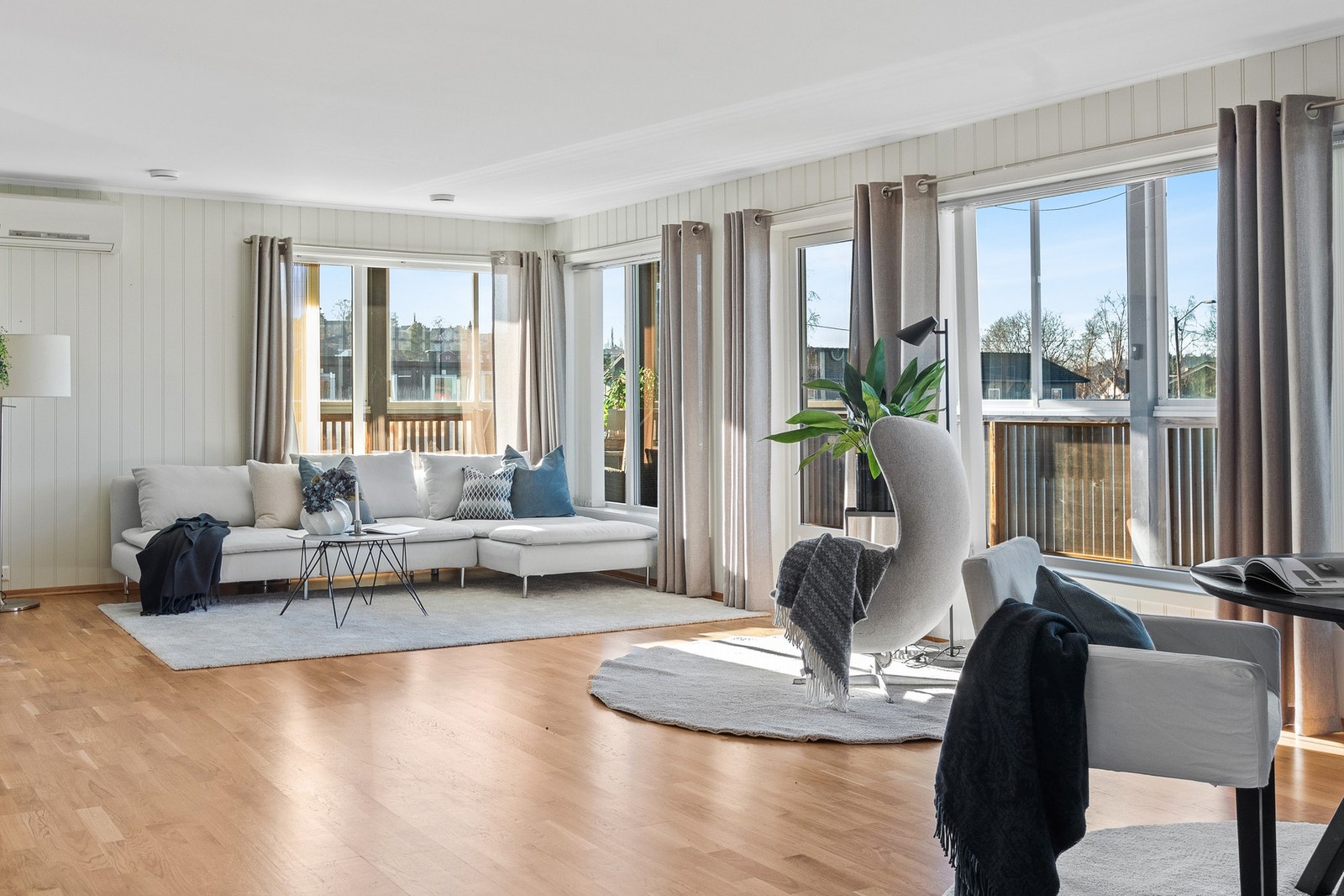 Velkommen til Skoleparken 8 D. Moderne og innholdsrik 3-roms hjørneleilighet med garasje og heis! Galleribilde