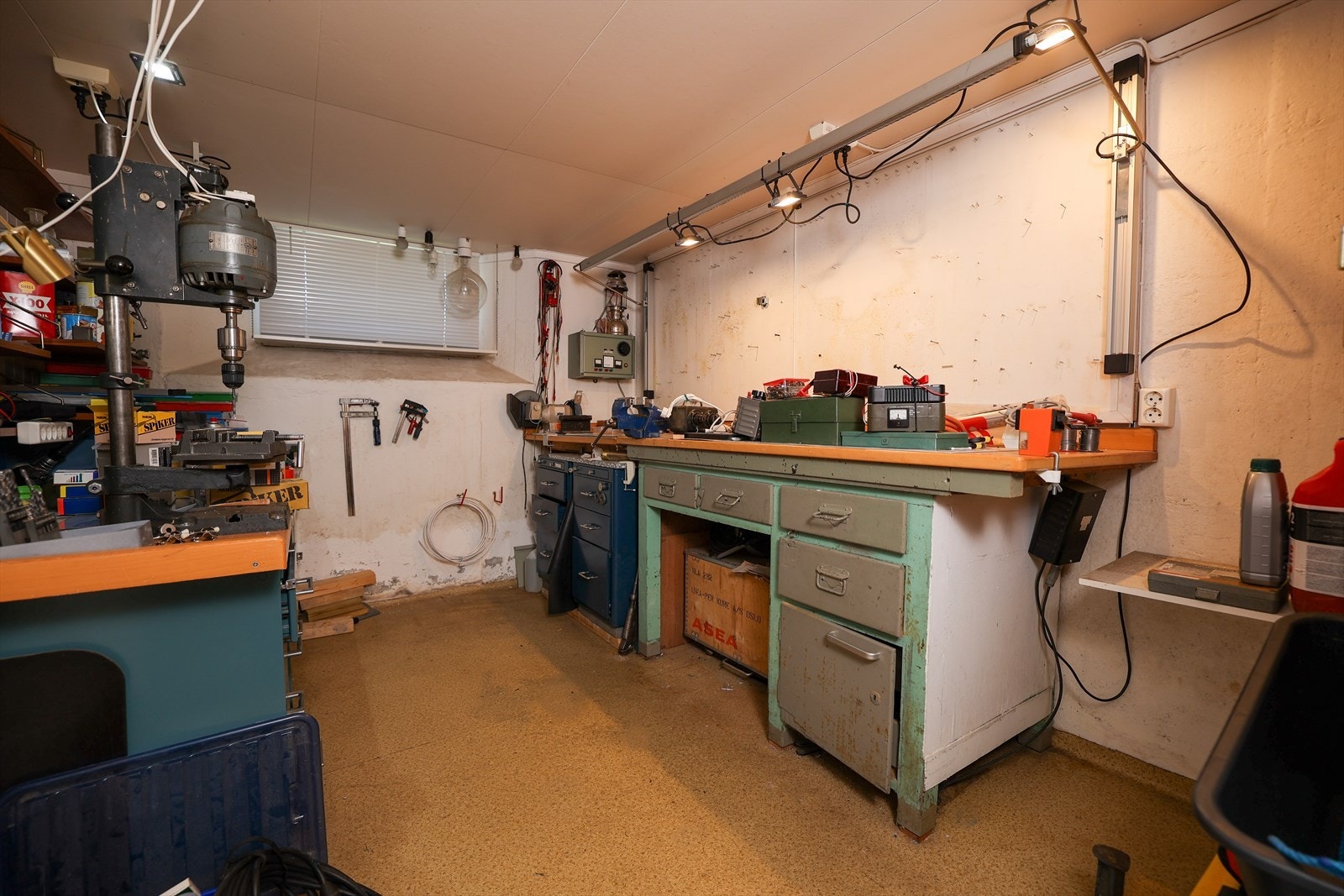 Verkstedrom/bod Galleribilde