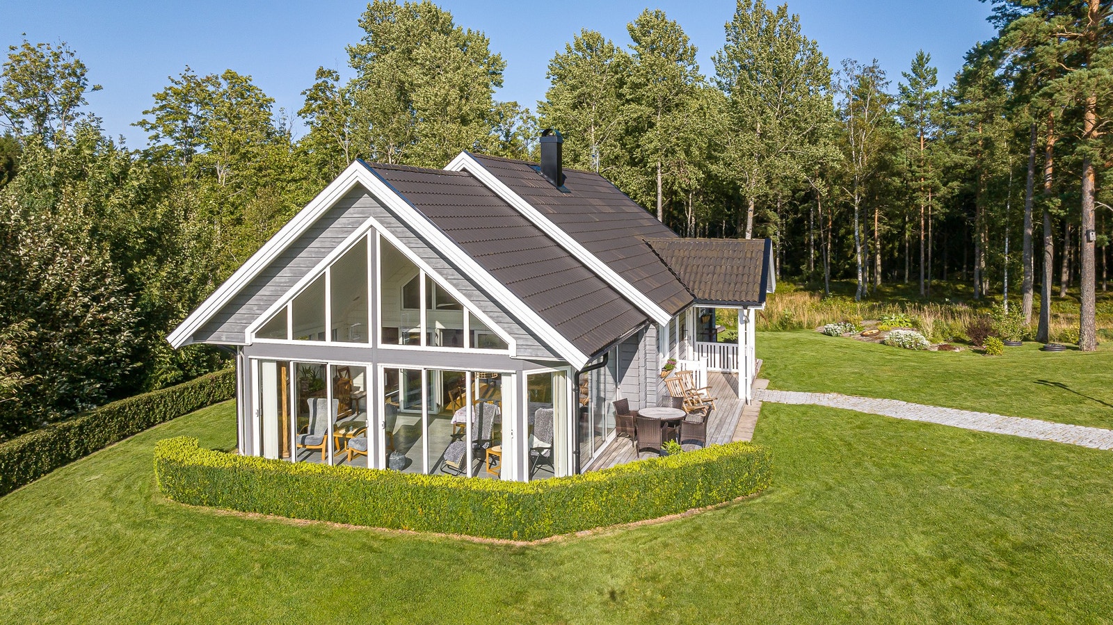 Vy mot vinterträdgård på gästhus 1 Galleribilde