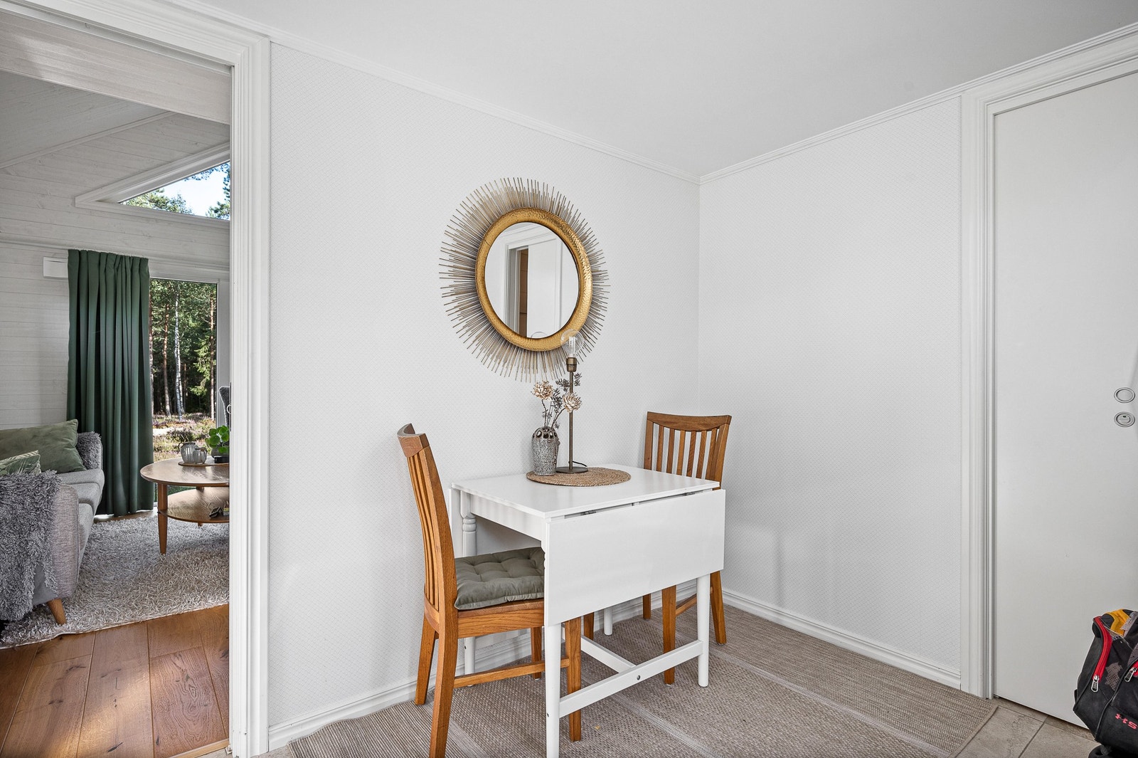 Plats för liten sittgrupp för 2-4 personer Galleribilde