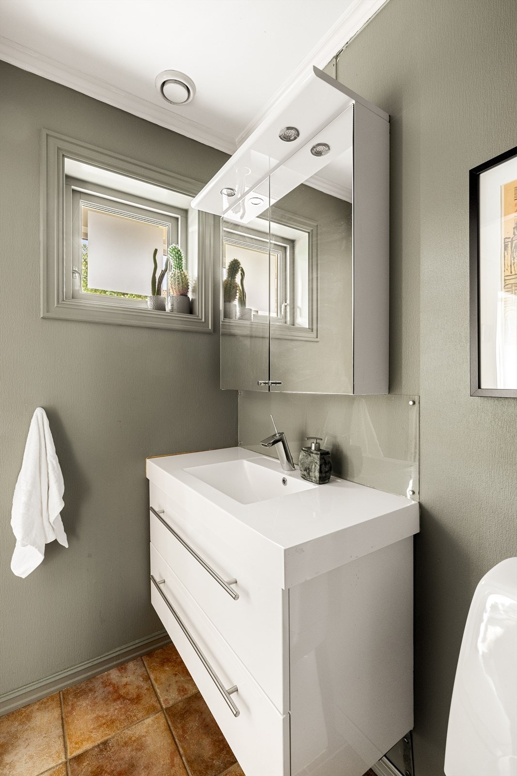 Gjestetoalett i første etasje. Galleribilde