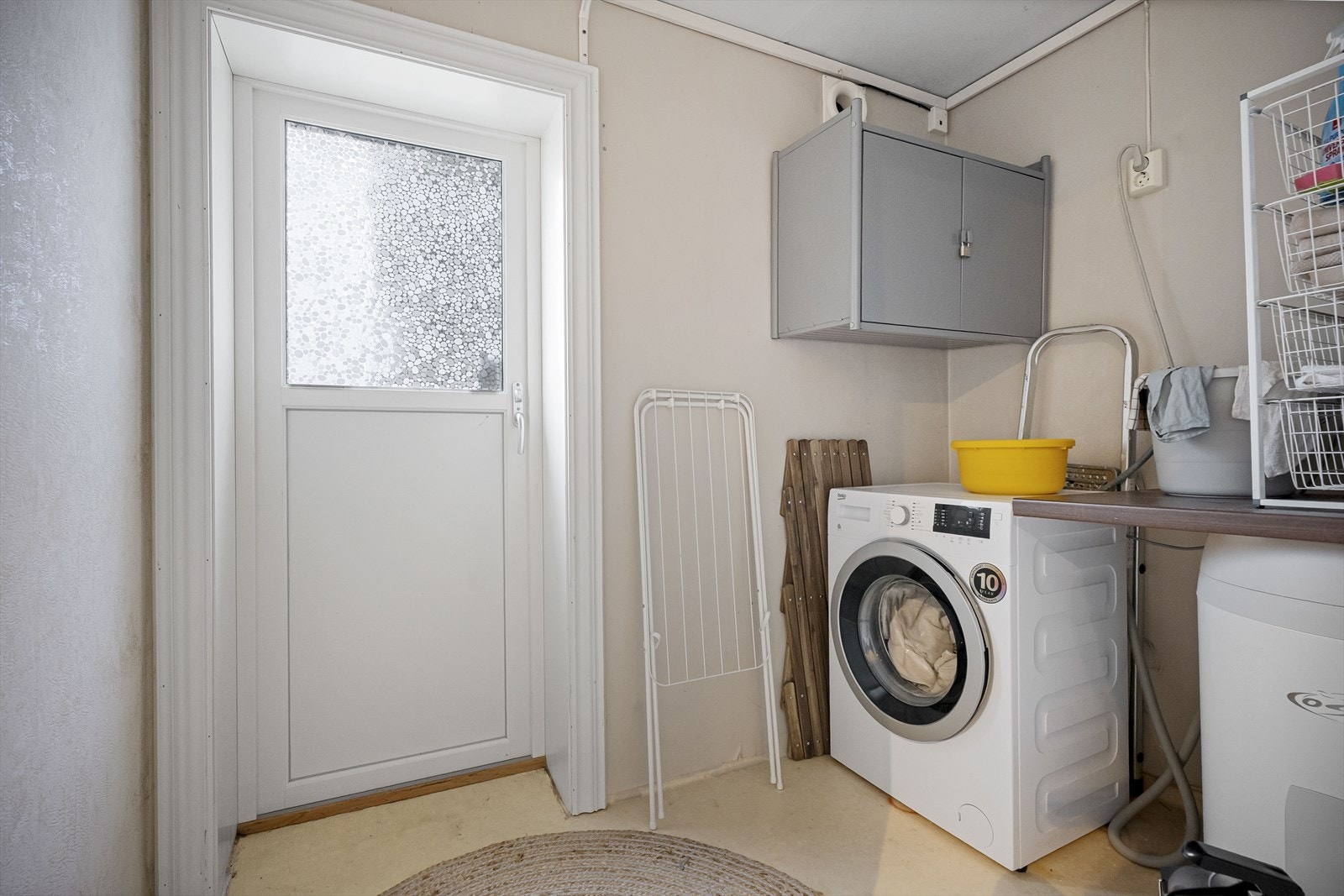 Praktisk, eget vaskerom med utgang til terrasse Galleribilde