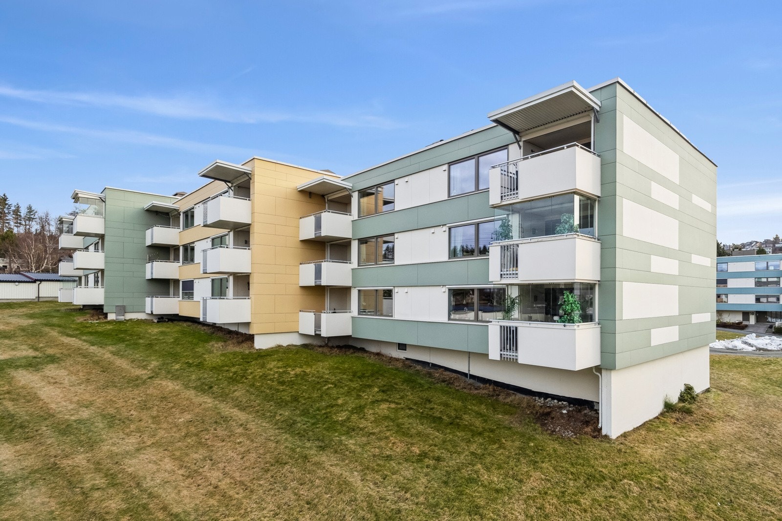 Velkommen inn til en flott 3-roms leilighet på Othilienborg som er både moderne og innbydende. Galleribilde