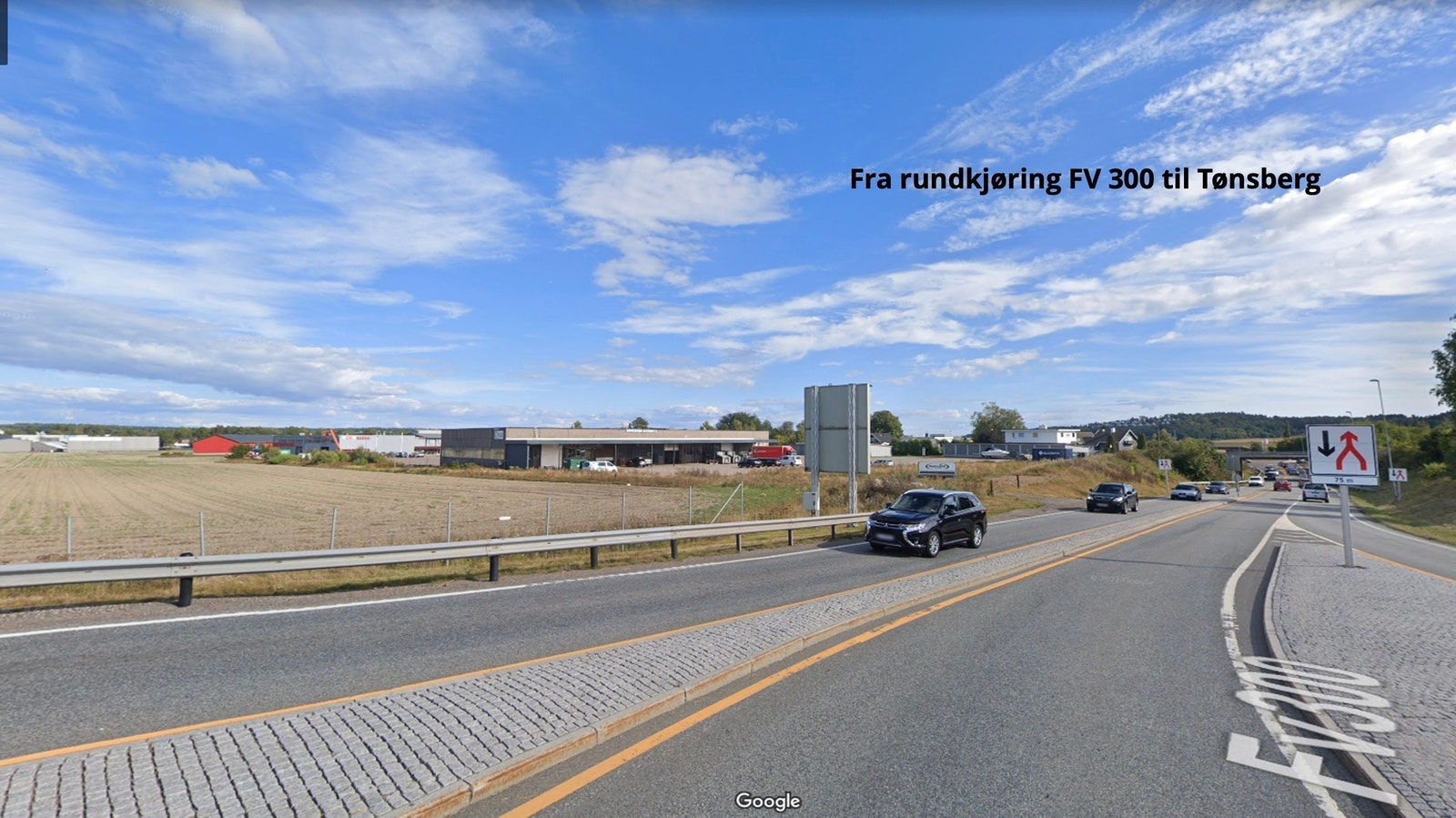 Meget synlig fra Fv 300. Galleribilde