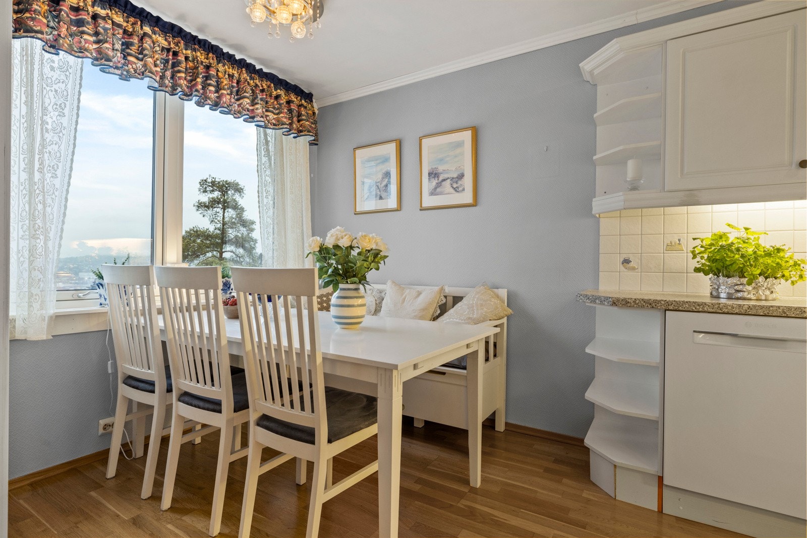Her er det plass til spisebord Galleribilde