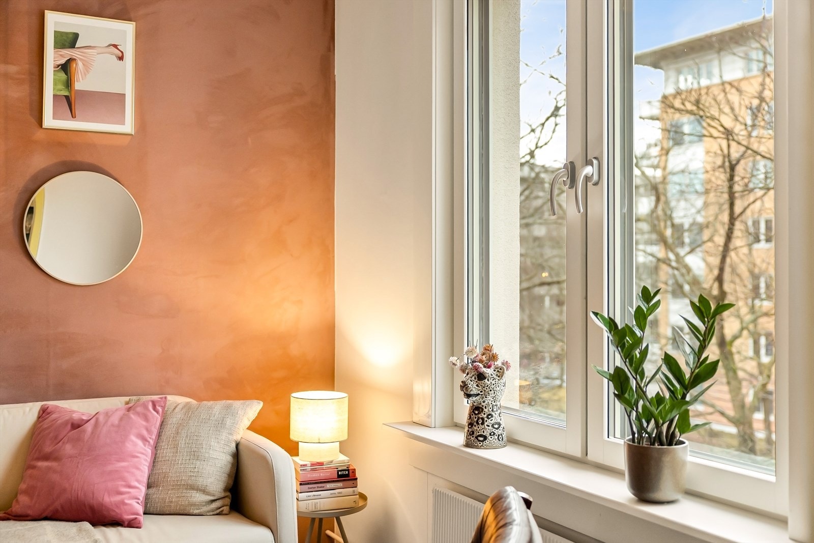 Varmtvann og fyring er inkludert i felleskostnadene. Galleribilde