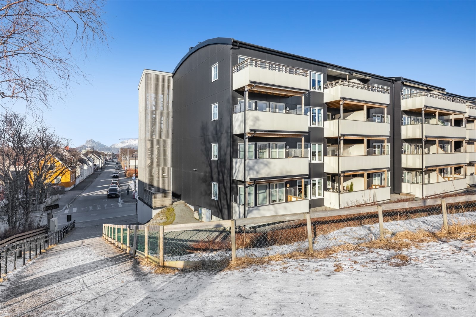 Populært borettslag for de over 50 år. Sentral beliggenhet med kort vei til både sentrum og city nord. Galleribilde