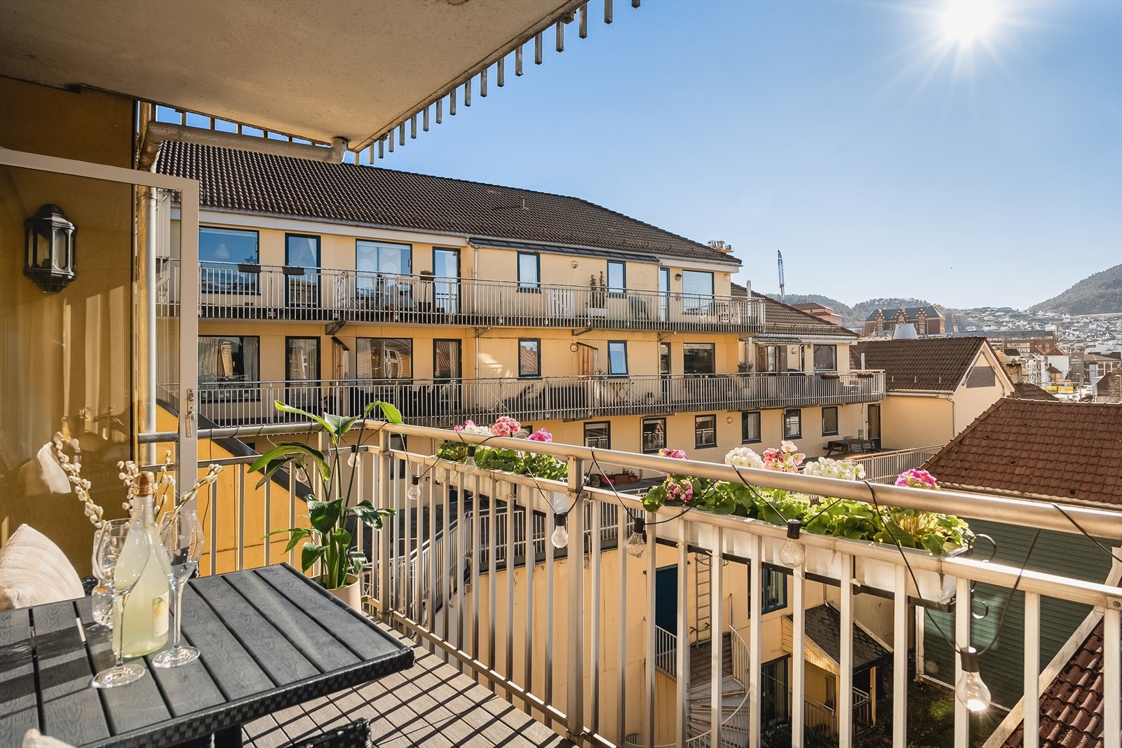 - Balkongen måler 6,3 m² - Galleribilde