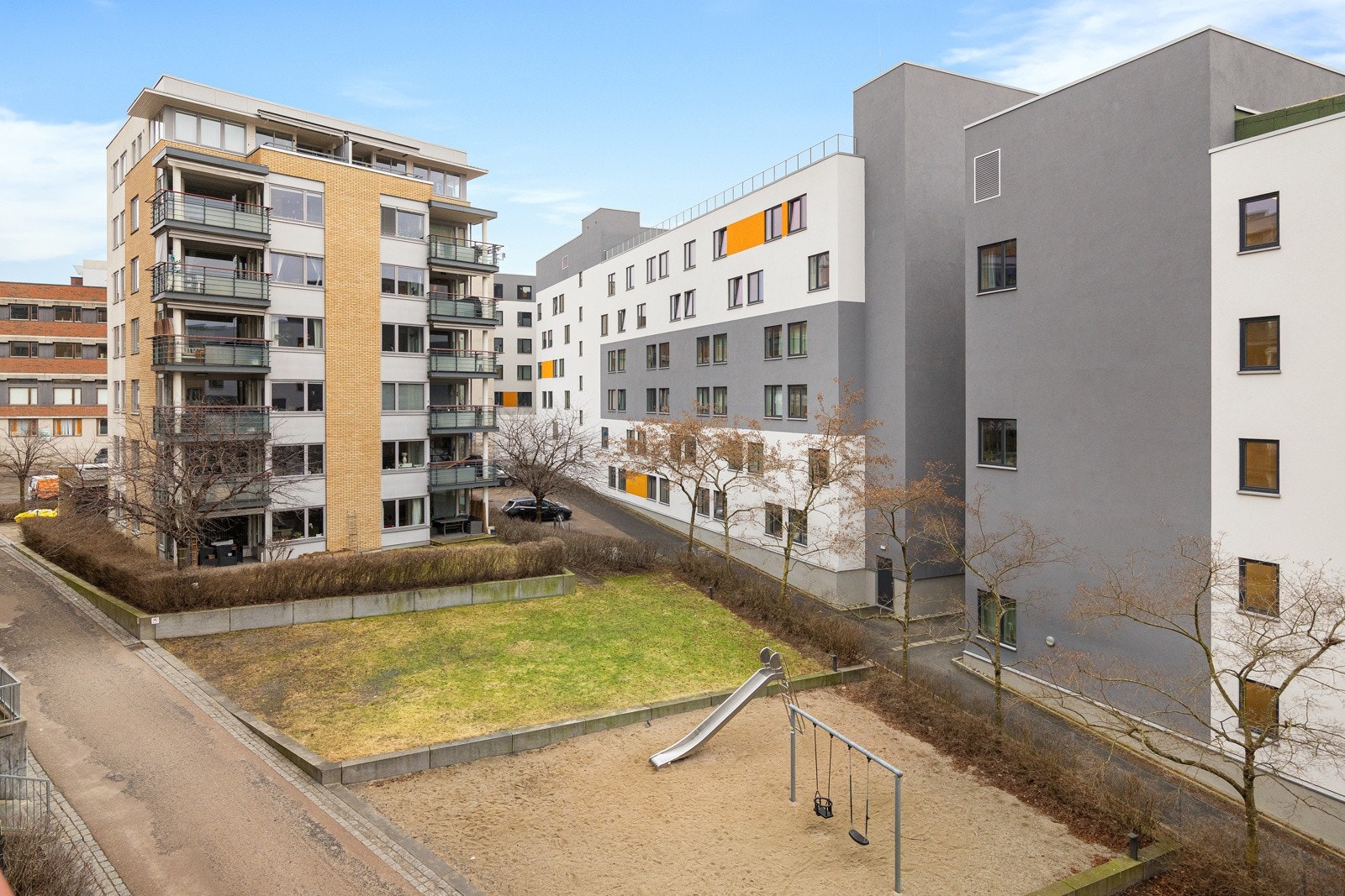 Balkongutsikt mot gårdsrom. Galleribilde