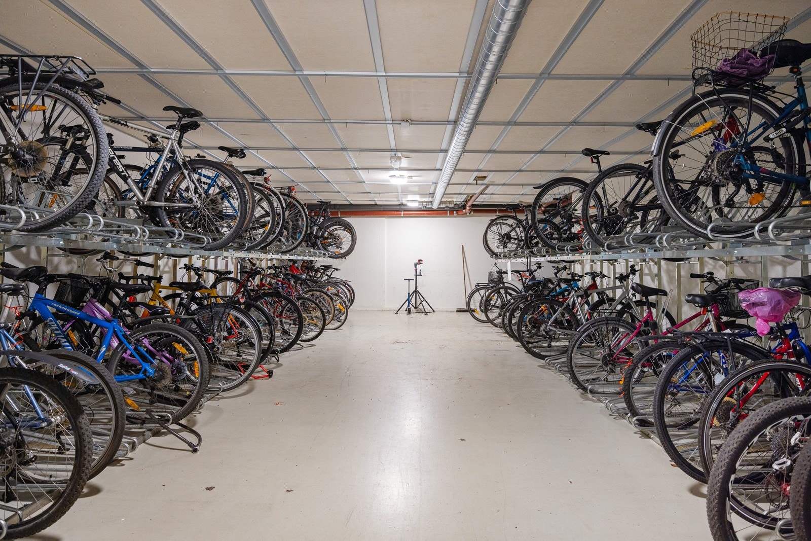 Sameiet har innendørs sykkelparkering. Galleribilde