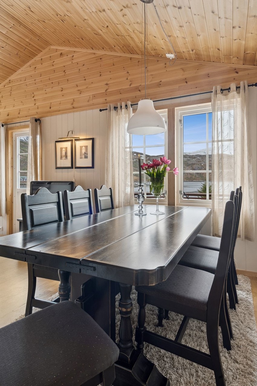 Naturlig plass til spisestue ved kjøkkenet Galleribilde