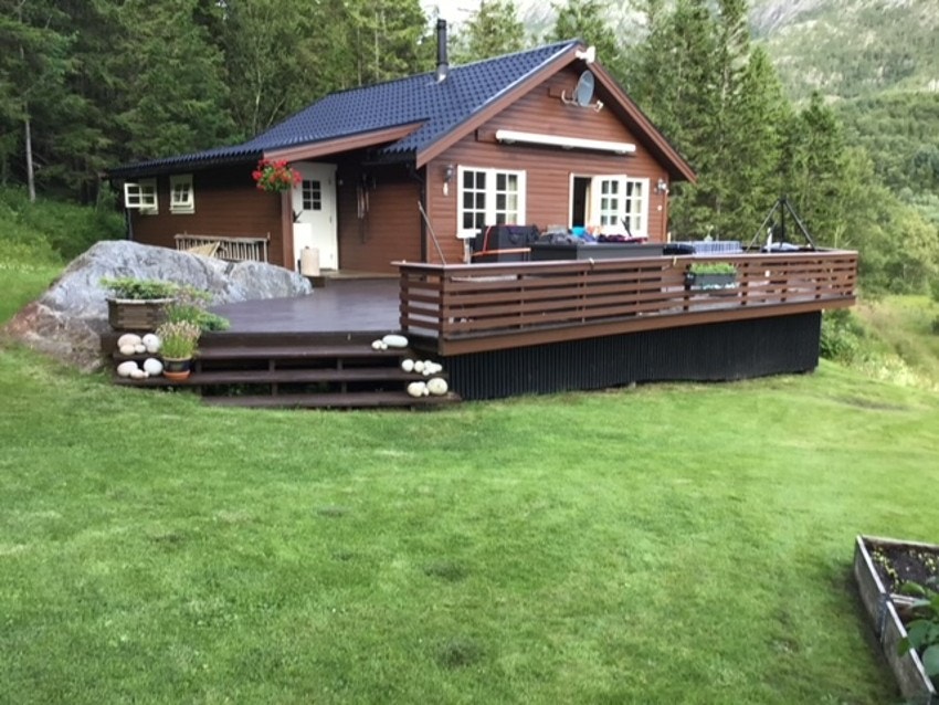 En velholdt og koselig fritidsbolig med fine utearealer og stor terrasse Galleribilde