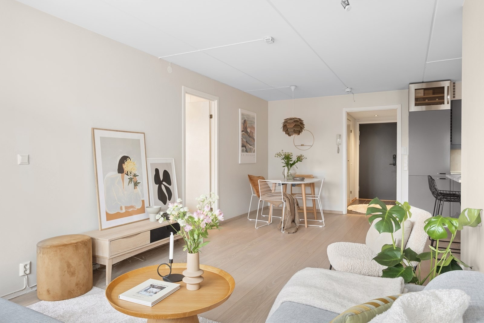 Leiligheten har en gjennomtenkt planløsning hvor boligen også kan fungere godt til f.eks søskenpar som skal inn på boligmarkedet sammen. Galleribilde