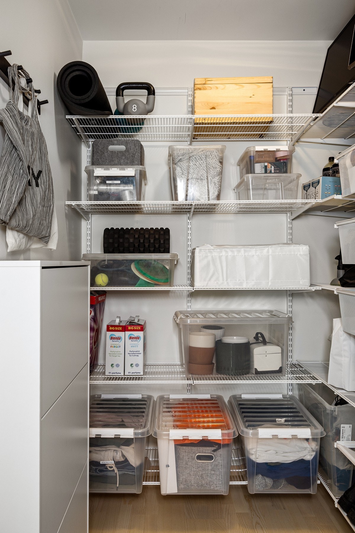 Ekstra lagringsplass i praktisk, innvendig bod på ca. 4 kvm. Galleribilde