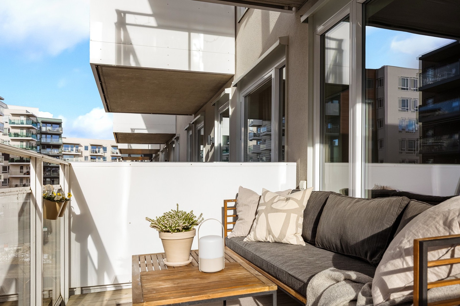 Her har du god plass til utemøblement. Galleribilde