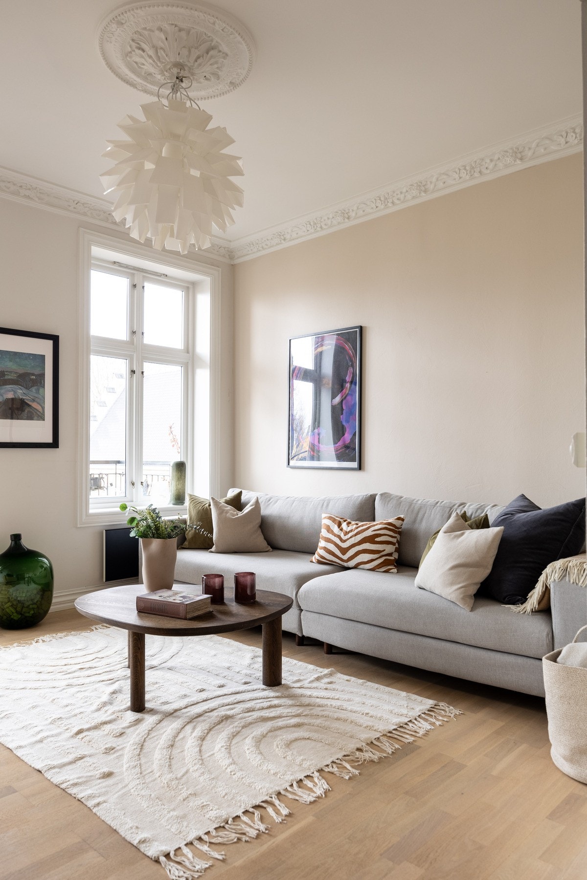 Stuen kan enkelt innredes med ønskelige møblementer. Galleribilde