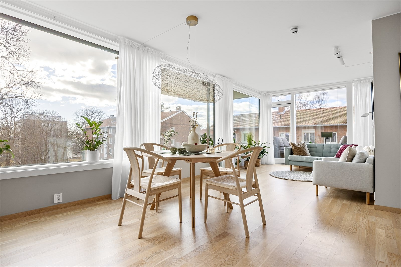 God plass til langbord. Galleribilde
