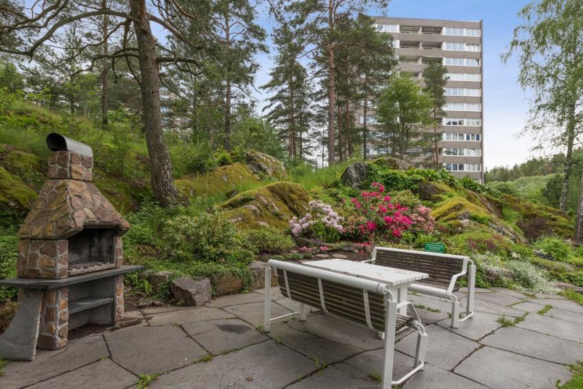 Borettslaget har flotte fellesarealer med grill- og sitteplasser. Galleribilde
