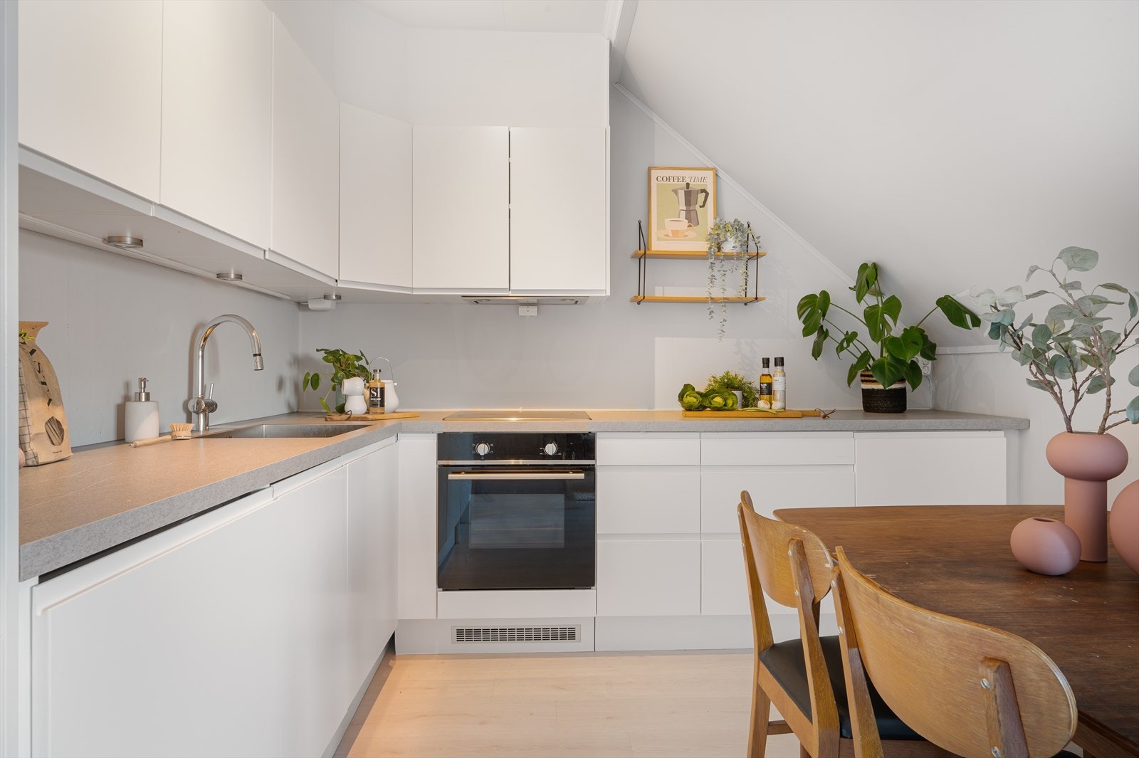 - Moderne og stilfult kjøkken perfekt for deg som er glad i å lage mat - Galleribilde