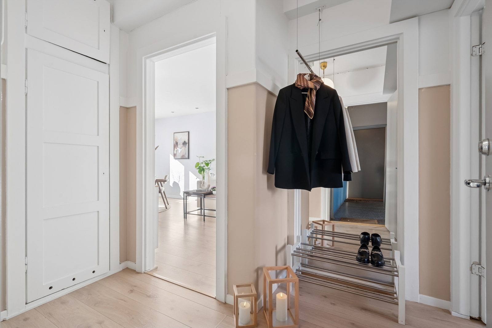 Her er det godt å komme hjem og hyggelig å ønske gjester velkommen Galleribilde