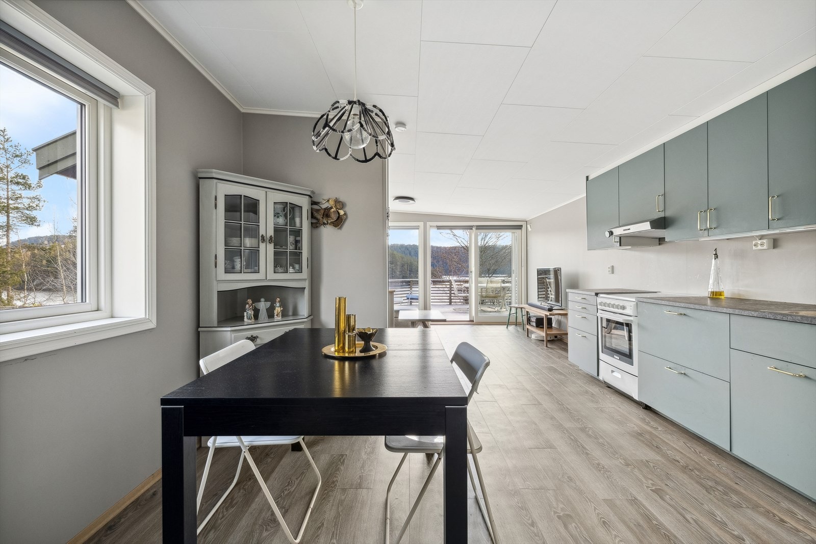 Stue/ kjøkken i åpen løsning. Galleribilde