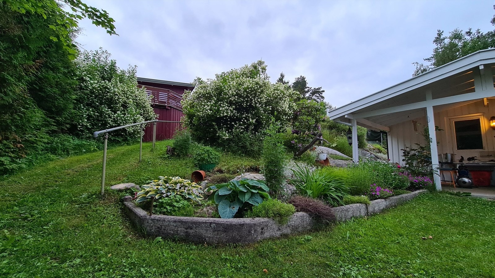 Sommerkveld i Gamle Mossevei 41 Galleribilde