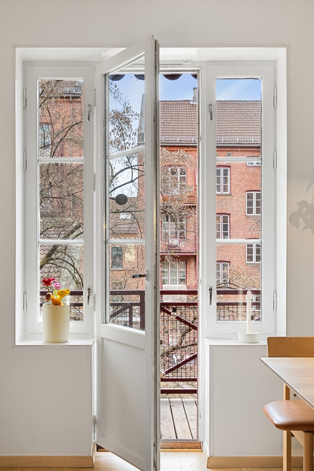 Fra stuen er det utgang til balkongen Galleribilde