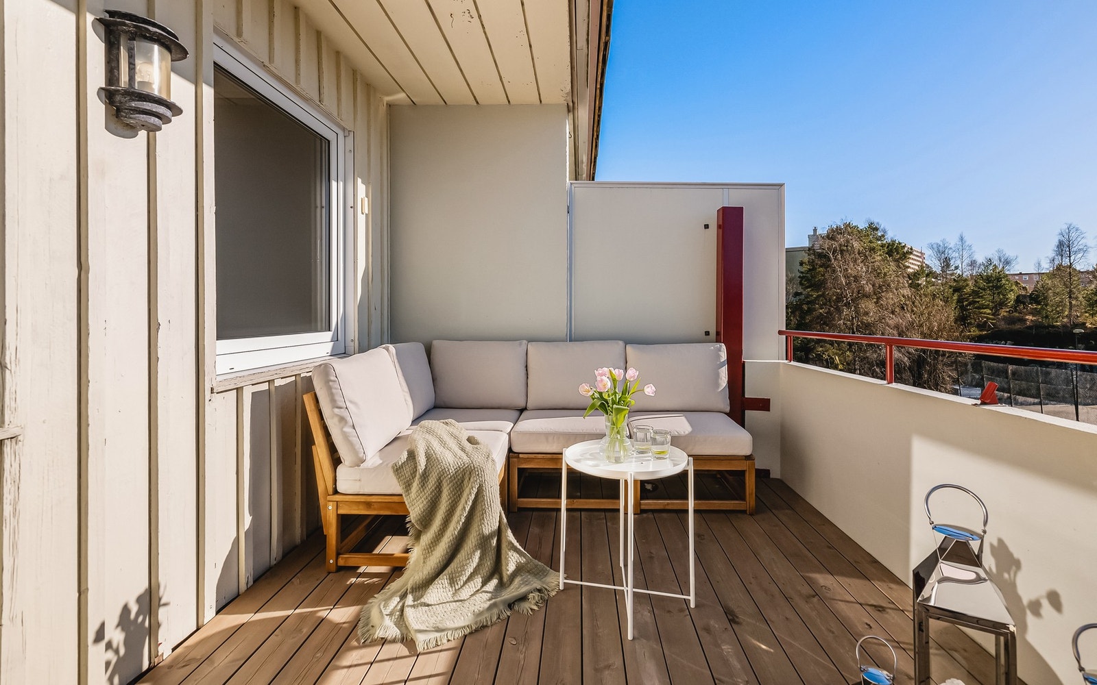 Balkongen måler 10 kvadratmeter Galleribilde