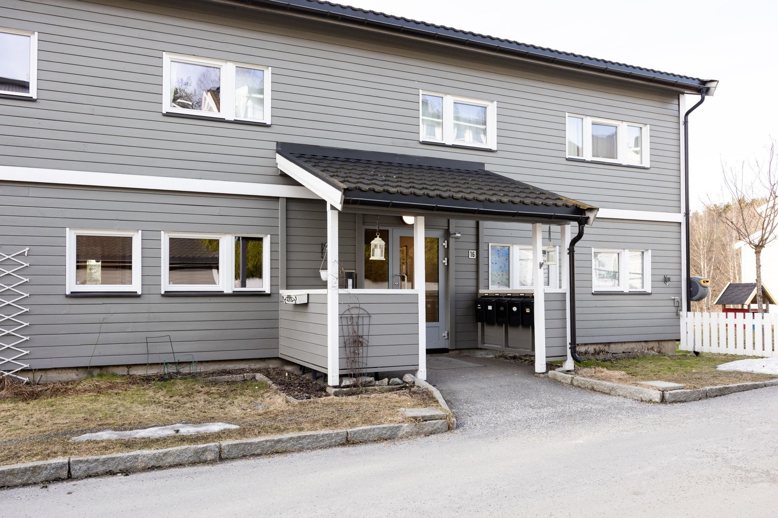 Erik Tenden Nyborg v/Privatmegleren har gleden av å ønske velkommen til Lyngåsen 16! Galleribilde