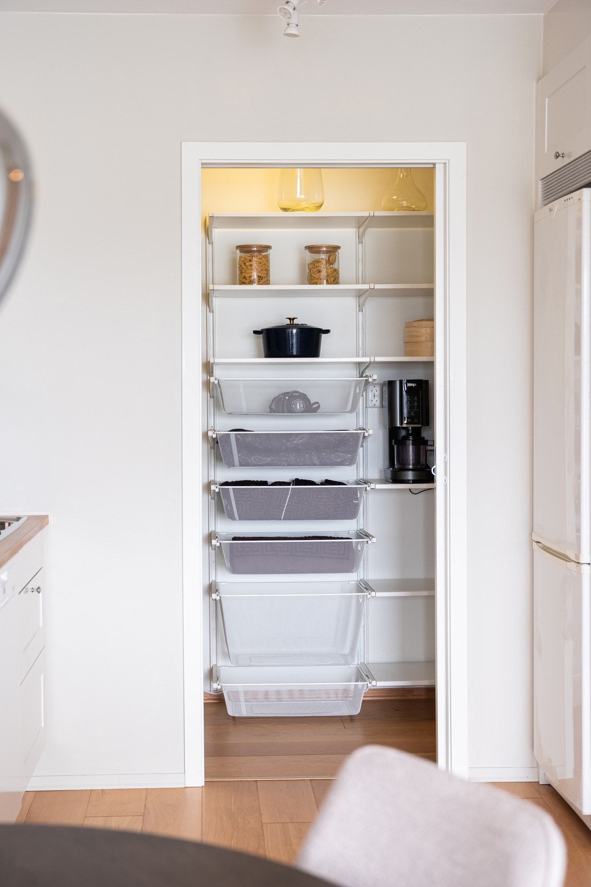 I tilknytning til kjøkkenet er det en praktisk innvendig bod. Galleribilde