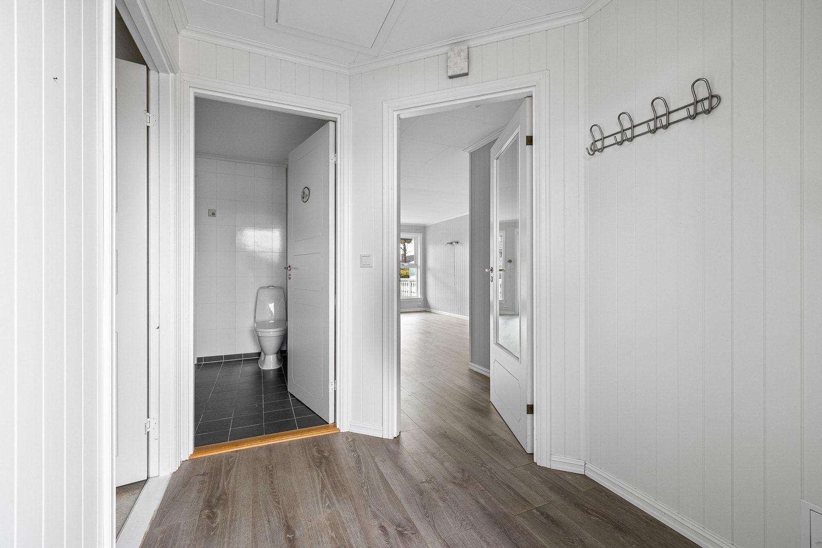 Badet er tilgjengelig også fra entreen. Galleribilde