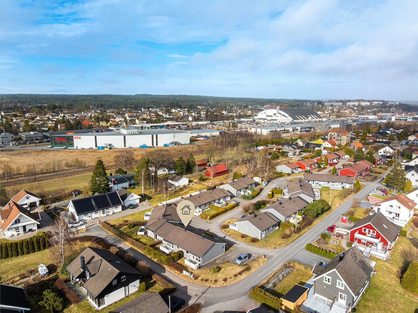 Småskauen Borettslag er veletablert på Hauge. Gatene omkring er uten gjennomgangstrafikk og svært fredelige. Galleribilde