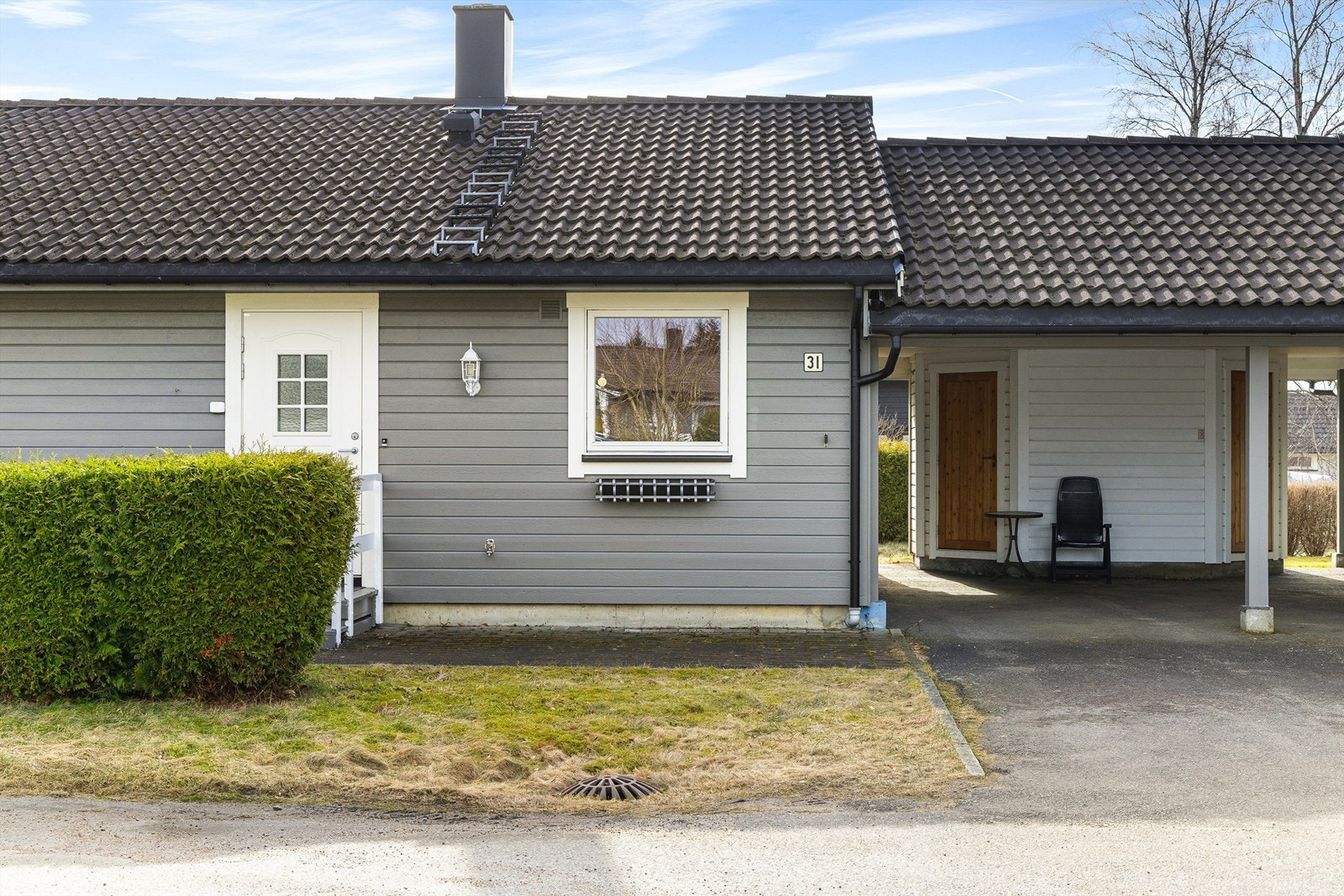 Bod på ca. 4 kvm. er tilknyttet carporten. Galleribilde