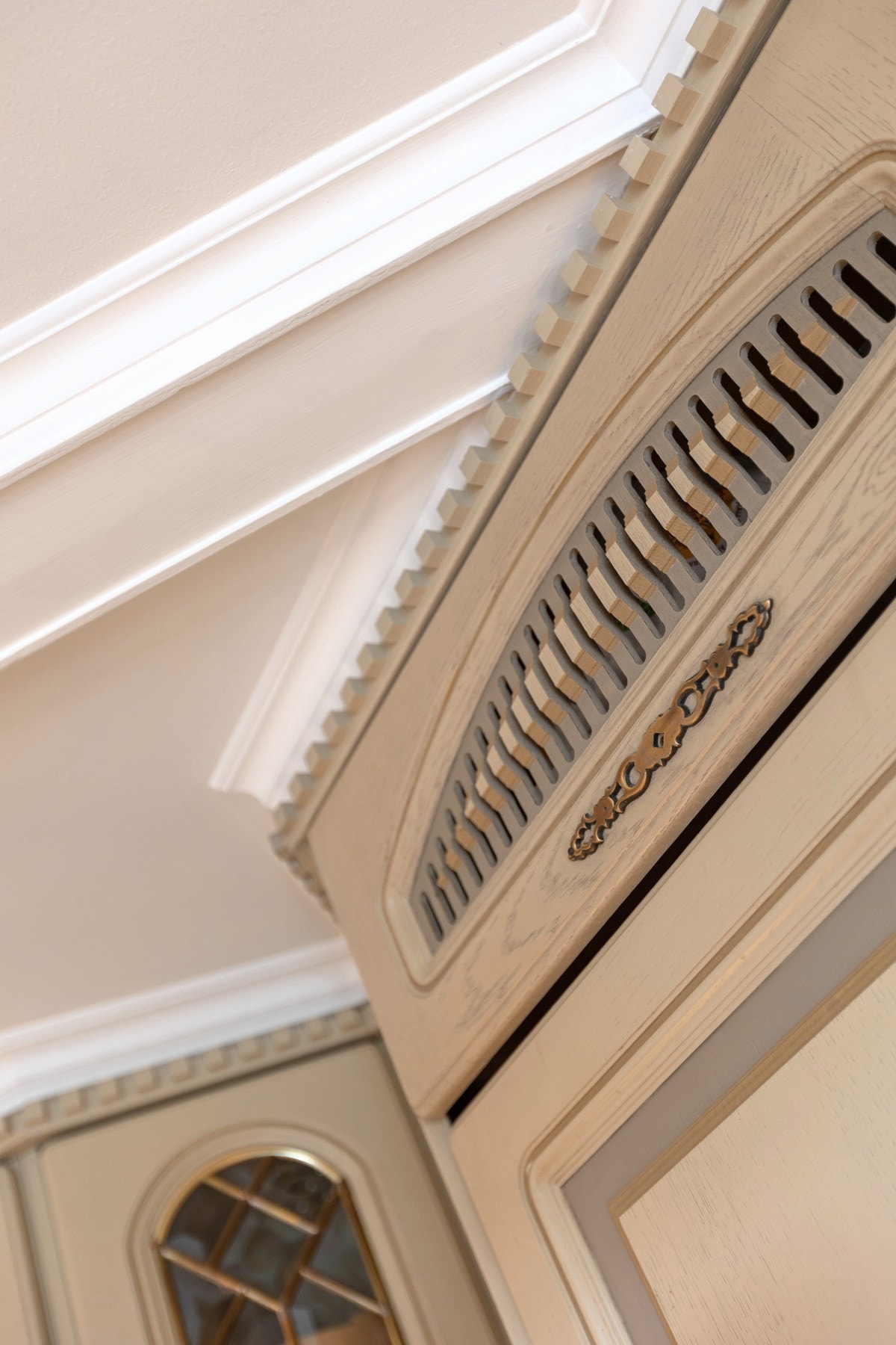 Kjøkkenet har eget romslig kjølerom. Galleribilde