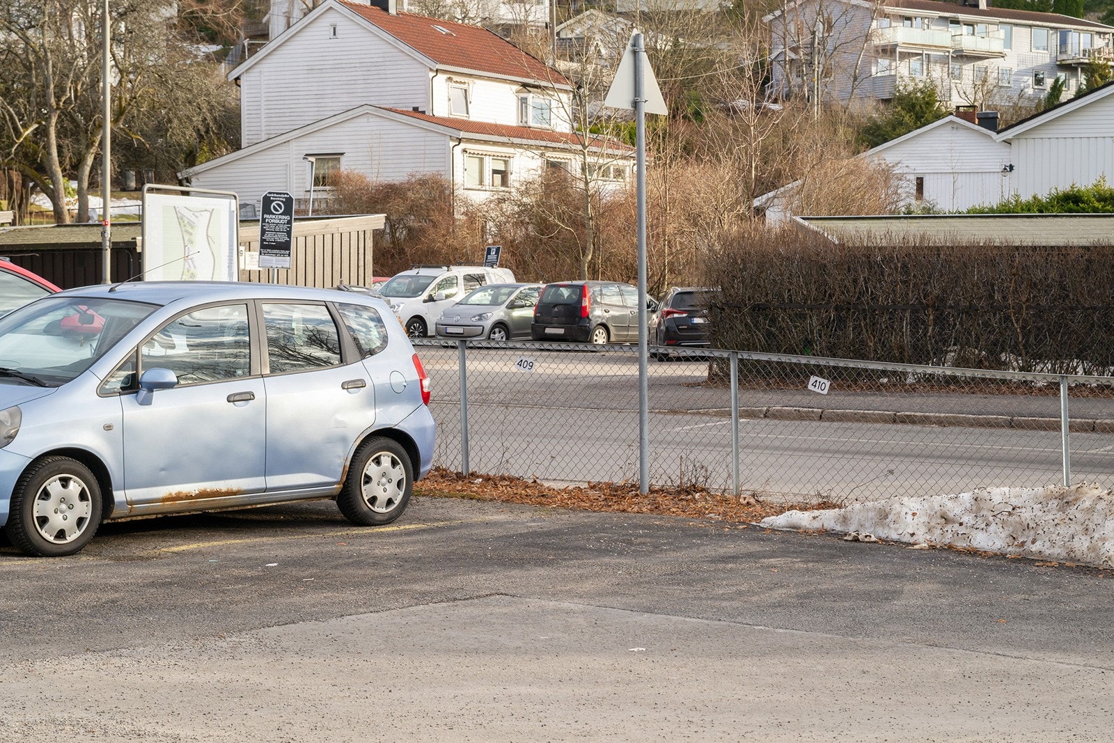 Med leiligheten følger parkeringsplass 410 Galleribilde
