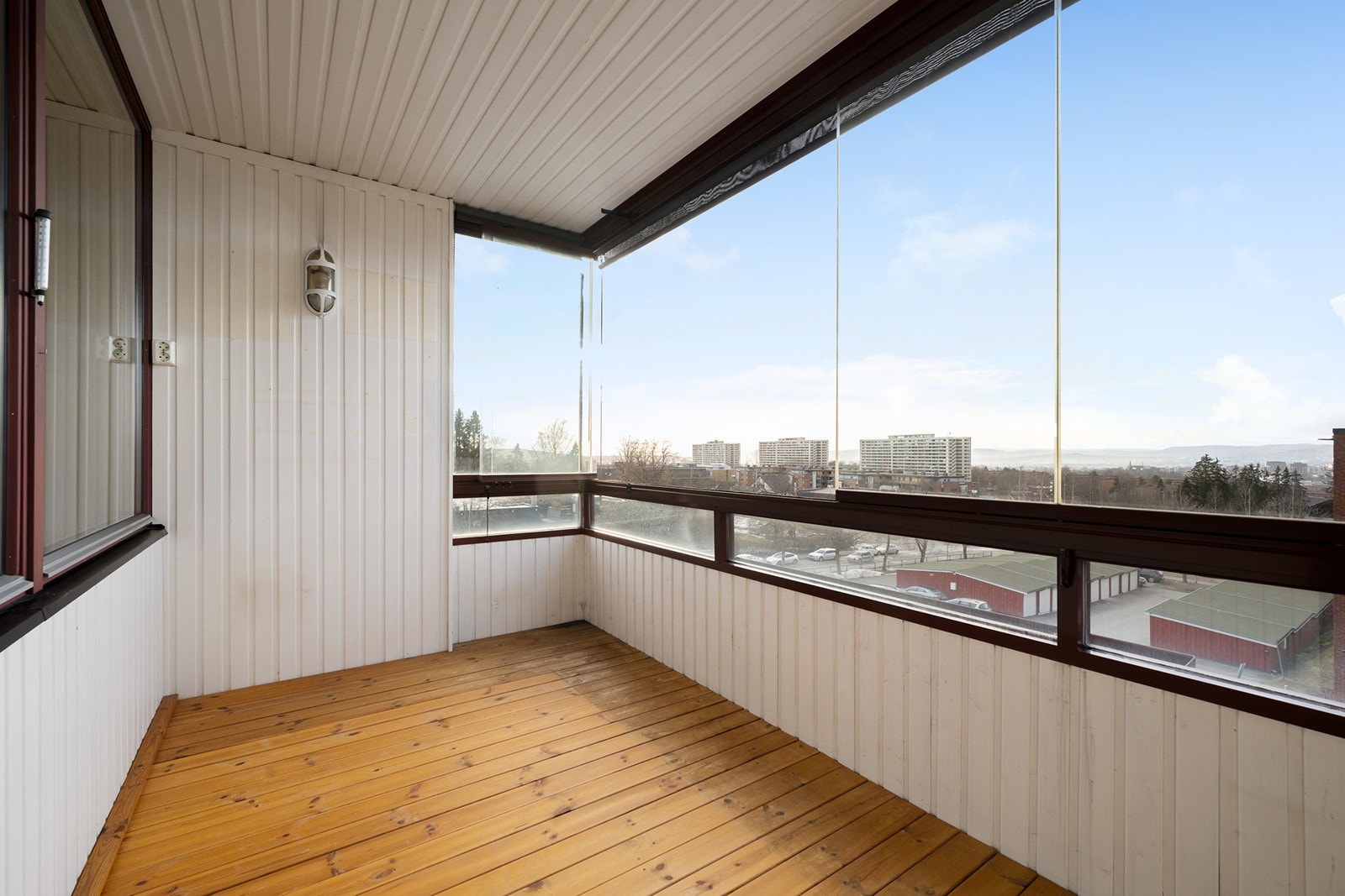 Innglasset balkong med fin utsikt Galleribilde