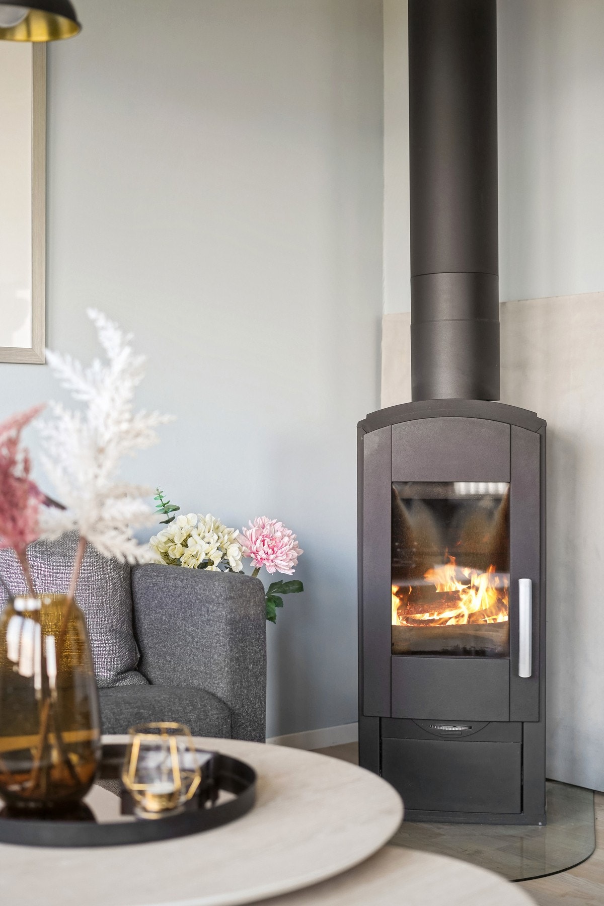 Vedovnen sørger for varme og hygge til boligen. Galleribilde