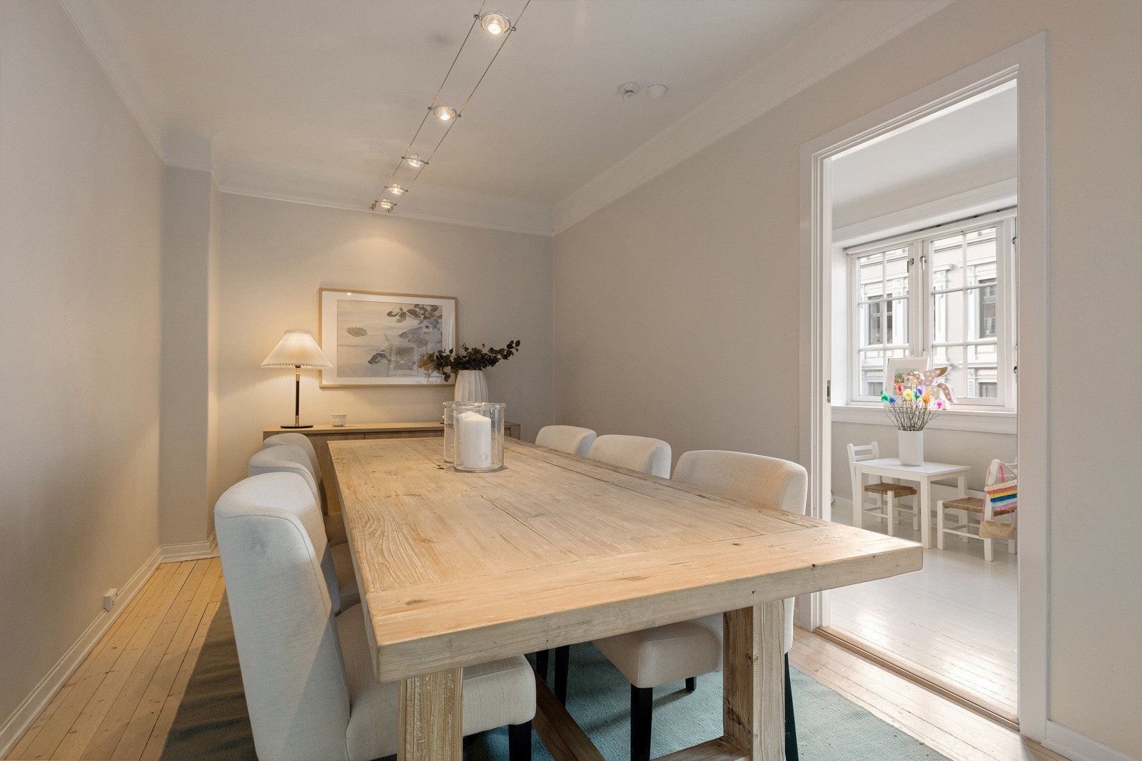 Leiligheten har to romslige soverom, begge med god plass til dobbeltseng. Galleribilde