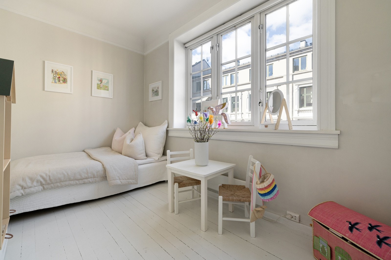 Dette soverommet er allsidig og egner seg utmerket som gjesterom, barnerom eller hjemmekontor. Galleribilde