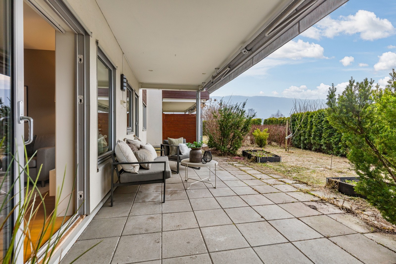 Her er det god plass til grill og utemøblement. Galleribilde