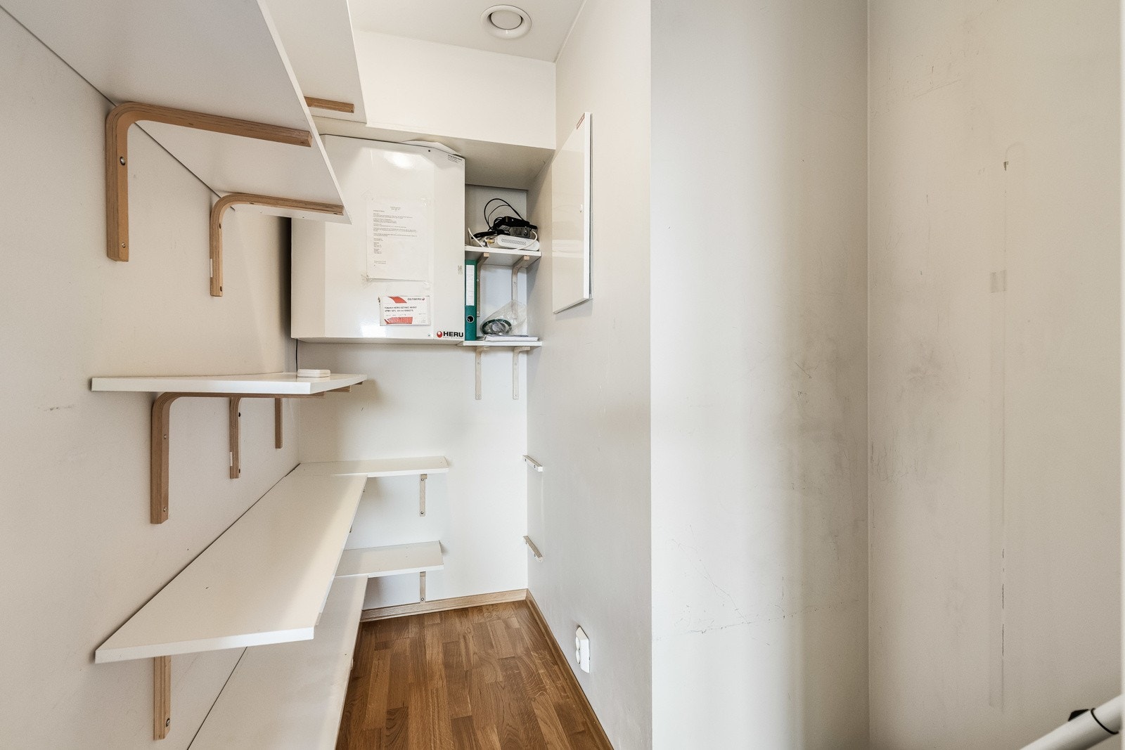 Leiligheten har bra med lagringsplass, med både innvendig bod og disponibel bod. Galleribilde